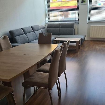 Familien-Ferienwohnung Fiwa Fewo-4 Пирмазенс Екстериор снимка