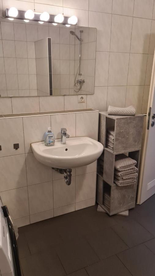 Familien-Ferienwohnung Fiwa Fewo-4 Пирмазенс Екстериор снимка